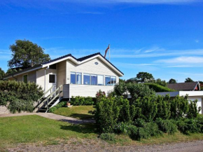 Spacious Holiday Home in Tranek r with Sauna, Emmerbølle